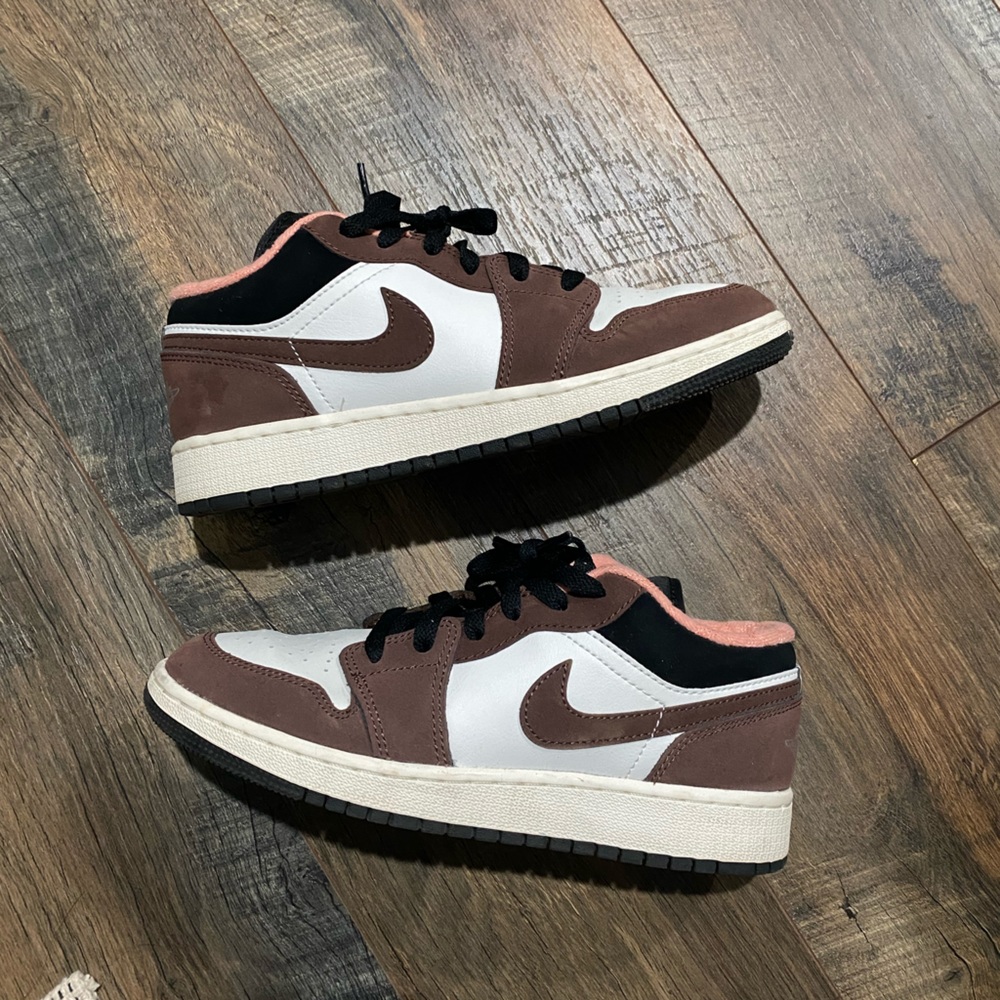 jordan 1 low mochaSOLD